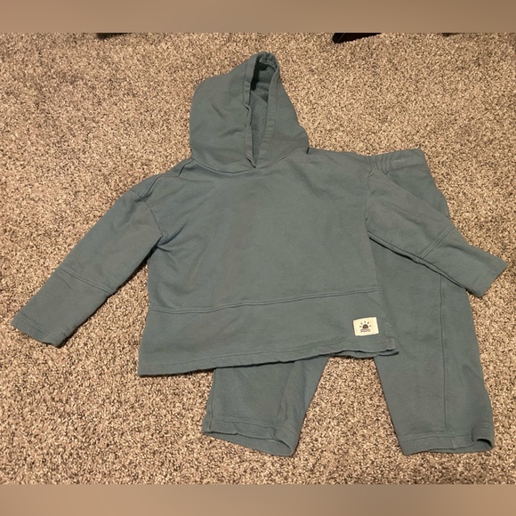 LITTLE CO BLUE SWEATSUIT - Picture 1 of 3